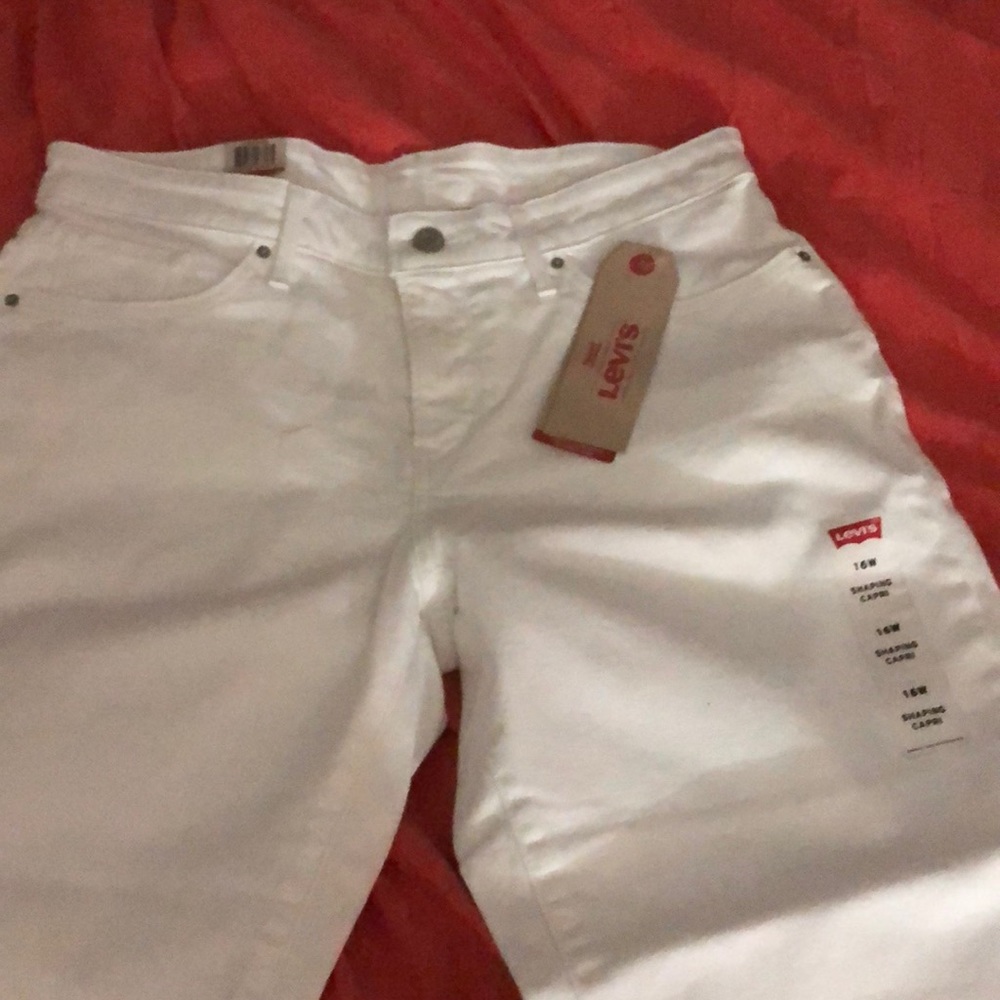Brand new white capris